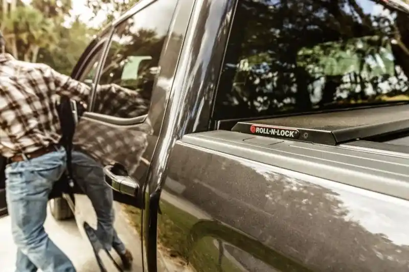 Roll-N-Lock 07-18 Toyota Tundra Regular Cab/Double Cab SB 77in A-Series Retractable Tonneau Cover Latest